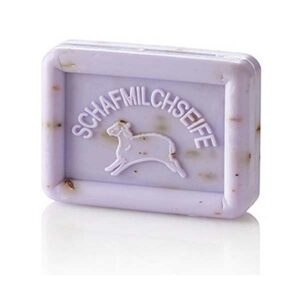 Dit zeepblok van schapenmelk Lavender met de geur van lavendel wordt gemaakt op basis van natuurlijke ingrediënten. Er wordt gebruik gemaakt van hoge kwaliteit en plantaardige oliën zoals karitéboter, Oostenrijkse biologische schapenmelk, parfum & zout. De schapenmelk wordt geabsorbeerd in de diepere lagen van uw huid, verjongen en vullen het vochtgehalte in de huid aan.