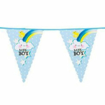 Een leuke geboorteslinger met de tekst Baby Boy op de vlaggetjes. Daarnaast is het vlaggetje voorzien van een printje van een eendje, regenboog & een wolkje.