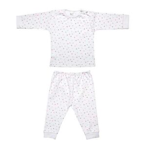 Een schattige pyjama met een hele fijne bloemenprint in de kleuren lila en roze. Deze pyjama Sterre komt uit de collectie van Beeren Bodywear. De pyjama heeft witte elastische boordjes. 