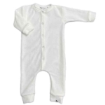 Een leuk boxpakje Nicky White gemaakt van zacht wit katoen komt uit de collectie van Feathers. De zachte stof heeft het GOTS keurmerk.