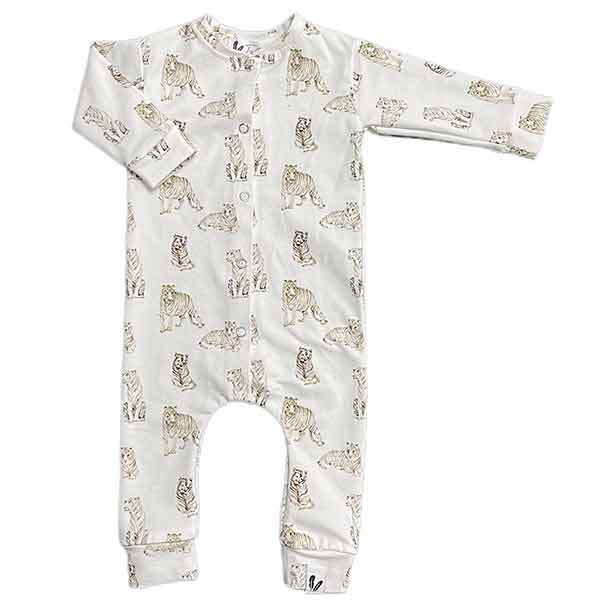 Een leuk boxpakje White Tiger gemaakt van zacht wit katoen komt uit de collectie van Feathers. De zachte stof heeft het GOTS keurmerk.