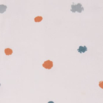 Handige en zachte hydrofiele multidoeken/swaddles van Briljant Baby met het design Africa Blue.  Bestaand uit 2 designs: 1x met een eigentijdse panterprint in de kleuren bruin & blauw & 1x met vlekken in de kleur bruin en blauw