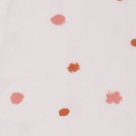 Handige en zachte hydrofiele multidoeken/swaddles van Briljant Baby met het design Africa Pink. Bestaand uit 2 designs: 1x met een eigentijdse panterprint in de kleuren bruin & roze & 1x met vlekken in de kleur bruin en roze.