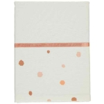 Dit geweldig mooie laken van het kwaliteitsmerk Briljant Baby is gemaakt van hoge kwaliteit katoen en is voorzien van leuke details. Het lakentje heeft een terra satijnen bies met daaronder terra stippen