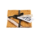 De hydrofiele washandjes Minimal Ochre van het merk Briljant Baby zijn erg zacht. Set bestaat uit 3 washandjes: 2x okergele ondergrond met witte stippen & 1x witte ondergrond met okergeel stippen.