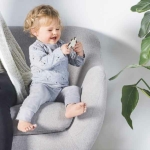 Een leuk effen broekje in grijs velour uit de collectie van Jollein. Heerlijk zacht en uiterst comfortabel voor je kleintje. Broekje heeft een elastische band met koordje.