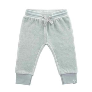 Een leuk effen broekje in grijs velour uit de collectie van Jollein. Heerlijk zacht en uiterst comfortabel voor je kleintje. Broekje heeft een elastische band met koordje.