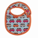 Deze leuke slab van het merk Close heeft een leuke print van auto's. Deze slab is zeer handig voor de allerkleinste omdat hij mooi rond loopt.