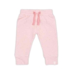 Een leuk broekje met een fijne stippenprint uit de collectie Mini Dots Blush Pink van Jollein. Het broekje heeft een elastische band met een koordje.