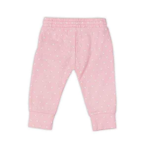 Een leuk broekje in een zachtroze kleur met een lieve print van V-tekentjes in de kleur wit uit de collectie Hearts Soft Pink van Jollein.