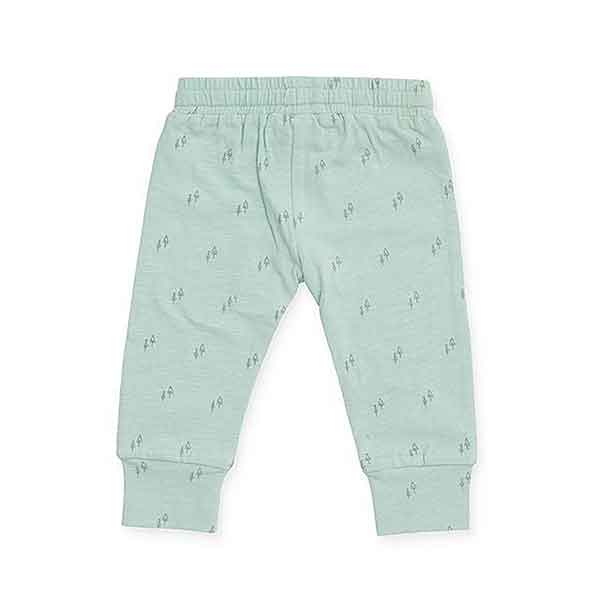 Een leuk zachtgroen broekje met een lichtgrijze print van boompjes uit de collectie Forest van Jollein. Heerlijk zacht en comfortabel voor jouw kleintje.