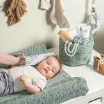 Leuke washandjes uit de collectie Nature van Jollein in de kleur groen & wit. De washandjes hebben een trend bladerenprint en worden geleverd in 2 verschillende uitvoeringen.