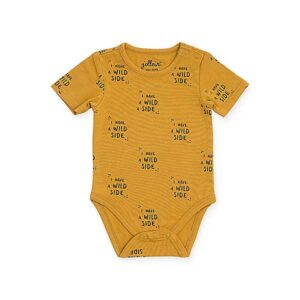 Een leuk okergeel rompertje met korte mouwen uit de collectie Wild Animals Mustard van Jollein. Op het romper staat met zwart de tekst 'I have a Wild Side' geprint. 