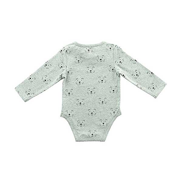 Een leuk grijs rompertje met lange mouwen. Het rompertje is bedrukt met gezichtjes van een leeuw en komt uit de collectie Little Lion Grey van Jollein.