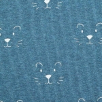 Leuk blauwgroen shirtje met lange mouwen van Jollein uit de collectie Little Lion Teal. Het shirtje heeft een witte bedrukking van leeuwengezichtjes.