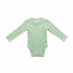 Leuke groene romper van fijne ribstof van Jollein uit de collectie Rib Forest Green. Het rompertje heeft lange mouwen en is gemaakt van biologisch katoen en elastaan.
