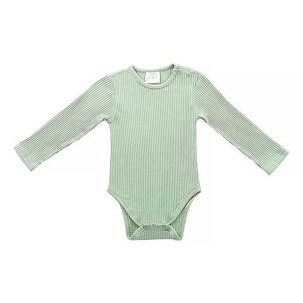 Leuke groene romper van fijne ribstof van Jollein uit de collectie Rib Forest Green. Het rompertje heeft lange mouwen en is gemaakt van biologisch katoen en elastaan.