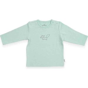 Een leuk shirtje in de kleur zachtgroen met op de voorzijde in een subtiele print een vosje. Het shirtje komt uit de collectie Forest Green van Jollein.