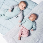 Leuk zachtgroen shirtje met lange mouwen van Jollein . Dit shirtje komt uit de collectie Mini Dots Green. Het shirtje heeft een hele fijne stippenprint. Gemaakt van biologisch katoen. 