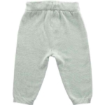 Een fijn gebreid broekje in de kleur lichtgrijs uit de collectie Pretty Knit van Jollein. Heerlijk zacht en uiterst comfortabel voor je kleintje. Het broekje heeft een elastische band met een koordje. 