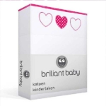 Een leuk wit lakentje met geborduurde hartjes in de kleur roze van het merk Briljant Baby. Een van de hartjes is gevuld met roze stof met stipjes. 