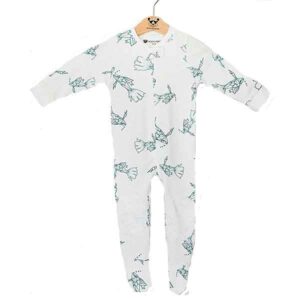 Lekker zacht en comfortabel! Dit boxpakje is heerlijk zacht. Het kan gebruikt worden om in te spelen of als pyjama om lekker in te slapen. Je kan ze gemakkelijk aan- en uittrekken door de drukknoopjes die midden op het pakje zitten en aan de binnenkant van de beentjes.
