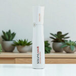 Lavylites Hair and Scalp Conditioning Shampoo in witte flacon met blauwe accenten voor dagelijks haar- en hoofdhuidverzorging