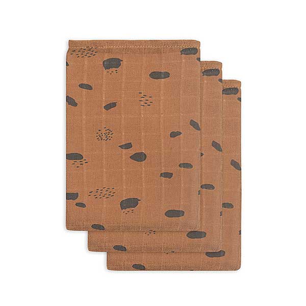 Deze leuke hydrofiele washandjes met vlekkenprint uit de collectie Spot van Jollein, kun je goed gebruiken bij het badderen en zijn ook handig voor onderweg.
