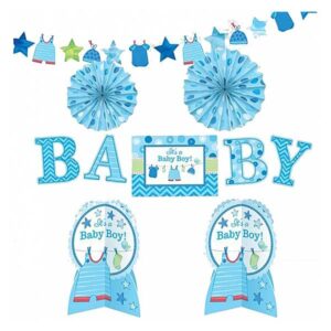 Met deze leuke decoratieve set kan je de babyshower voor de aankomende baby Boy gezellig aankleden. De set bestaat uit 10 leuke items en wordt geleverd in het blauw.
