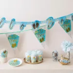 Deze leuke kartonnen letterslinger Hello Boy kun je natuurlijk gebruiken bij de geboorte van je zoon maar is bijvoorbeeld ook erg leuk bij je kraamfeest of babyshower.
