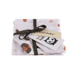 Hydrofiele monddoekjes of spuugdoekjes van Briljant Baby van het design Africa Pinke. Bestaand uit 2 designs: 2x met een eigentijdse panterprint in de kleuren bruin & roze & 1x met vlekken in de kleur bruin en roze.