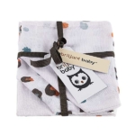 Hydrofiele washandjes van Briljant Baby van het design Africa Blue. Bestaand uit 2 designs: 2x met een eigentijdse panterprint in de kleuren bruin & blauw & 1x met vlekken in de kleur bruin en blauw.