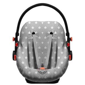 Hier vindt je de mooie autostoelhoes van Thijs Grijs uit de collectie van Briljant Baby in de kleur grijs. De hoes heeft een mooie print van witte sterren.
