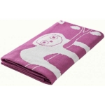 Een heerlijke deken voor in het wiegje. Dit dekentje is roze van kleur met de afbeelding van een luiaard. De luiaard is er in geweven in de kleur wit.