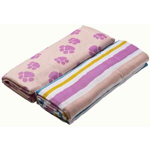 Handige en zachte hydrofiele swaddles/multidoek van Briljant Baby met het design Jungle Dusks. In 2 verschillende uitvoeringen. De doeken hebben het formaat 120 x 120 cm.
