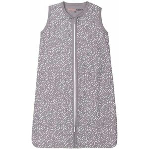 Een mooie en makkelijke slaapzak van Briljant Baby in het design Minimal Grey. Een grijze slaapzak met witte stippen en grijze biezen.