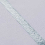 Dit geweldig mooie laken van het kwaliteitsmerk Briljant Baby is gemaakt van hoge kwaliteit katoen en is voorzien van leuke details. De luiaardjes zijn op het lakentje geborduurd.