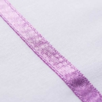 Dit geweldig mooie laken van het kwaliteitsmerk Briljant Baby is gemaakt van hoge kwaliteit katoen en is voorzien van leuke details. De luiaardjes zijn op het lakentje geborduurd.