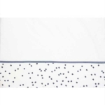 Deze mooie witte laken uit de collectie Spots Iron van het kwaliteitsmerk Briljant Baby is gemaakt van hoge kwaliteit katoen en is voorzien van een leuke stippenprint.