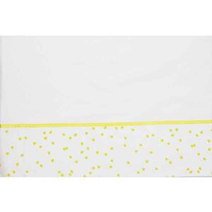 Deze mooie witte laken uit de collectie Spots Okern van het kwaliteitsmerk Briljant Baby is gemaakt van hoge kwaliteit katoen en is voorzien van een leuke stippenprint.