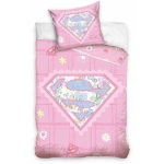 Een stoer dekbedovertrek maar wel in de lieve tinten roze voor de kleine stoere Supergirlfan. Zowel het dekbedovertrek als het kussenslopen hebben een ritsluiting.