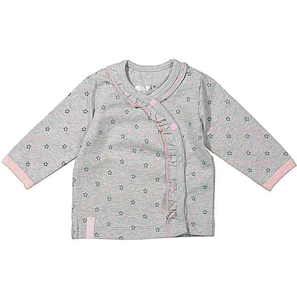 Een schattige grijs overslagshirtje van het merk Dirkje. Het shirtje heeft roze biezen aan de mouwen, roze drukkers en stiksel. Bedrukt met roze & blauwe sterren. De overslag is afgezet met een rucherand.