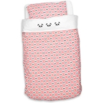 Dekbedovertrek Panda Dreams heeft lieve pandabeertjes geprint op het overtrek. De pandabeertjes op het witte vlak zijn geborduurd met daaronder een satijnen bies.