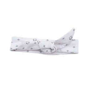 Leuk witte knoophaarbandje uit de Frogs and Dogs collectie. Op het haarbandje staat het logo geprint van Friends Forever in de kleur grijs.