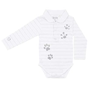 Een leuk wit rompertje met polokraagje. Het rompertjes heeft grijze strepen en grijze printjes van pootafdrukken van een hond en kikker. Komt uit de collectie Lucky van Frogs and Dogs