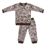 Een leuke pyjama in zebraprint met de kleuren bruin en wit  uit de collectie van Little Indians. Gemaakt van biologisch katoen en de maat valt normaal. 
