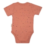 Deze mooie romper met korte mouw Canyon Clay komt uit de collectie van Little Indians. Het rompertje heeft een overslag en drukkertjes tussen de beentjes.