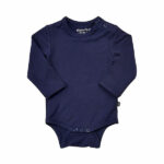 Mooie rompertje in de effen kleur donkerblauw. Het rompertje heeft lange mouwen uit de kledingcollectie van Minymo. Gemaakt van viscose.