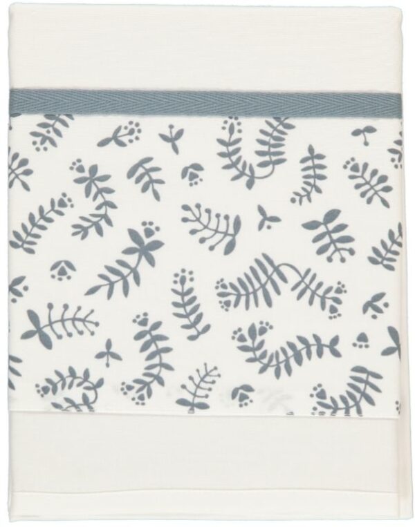 Dit mooie witte lakentje met een blauwgrijze print van diverse takjes op de omslag van het lakentje. Het lakentje heeft boven de print een mooie bies.