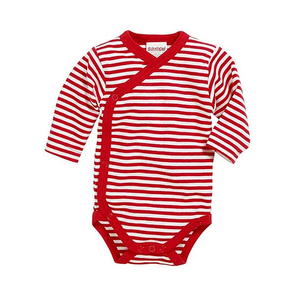 Een leuke set met 2 overslagrompertjes in de kleuren wit en rood. Het rode rompertje heeft witte strepen en het witte rompertje heeft een print van een walvis.